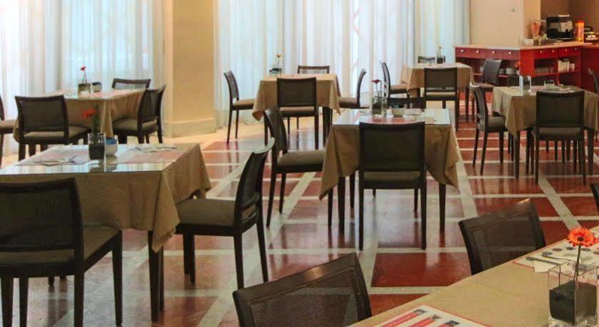 Th Boadilla Hotel Boadilla del Monte Exterior photo